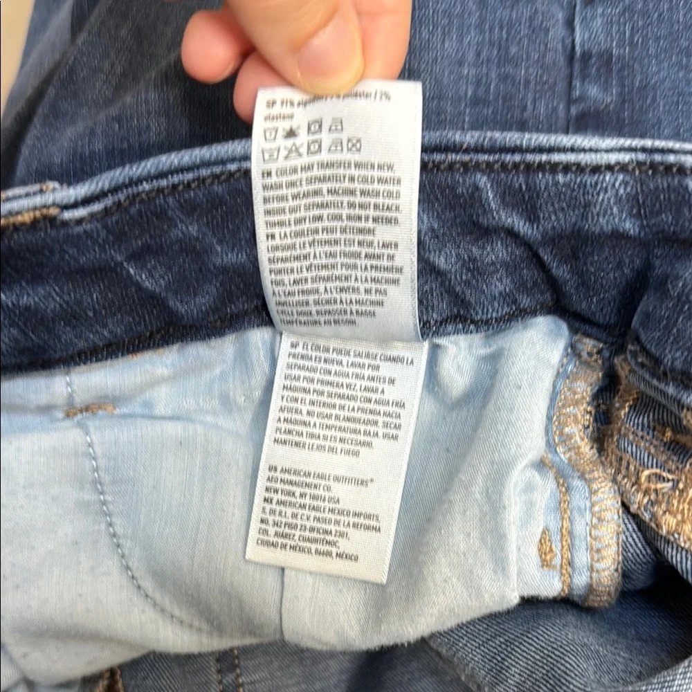 Women’s American Eagle Outfitters Curvy Hi-Rise jegging jeans. Size 4 short. - Picture 9 of 12